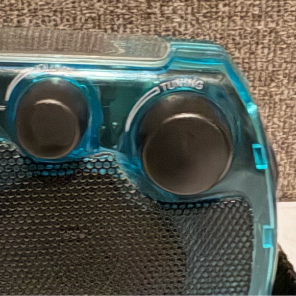 Freeplay Plus Self Powered AM/FM Radio Solar Power Tested Works Translucent - Picture 5 of 8